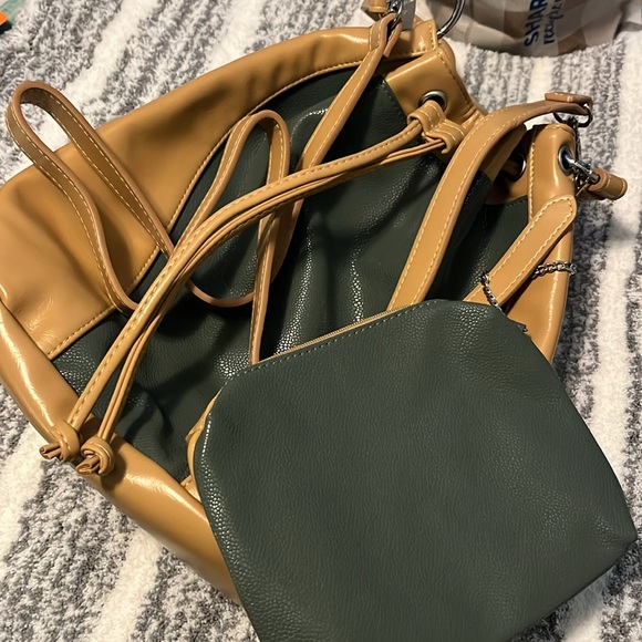 New crossbody purse - Picture 5 of 5